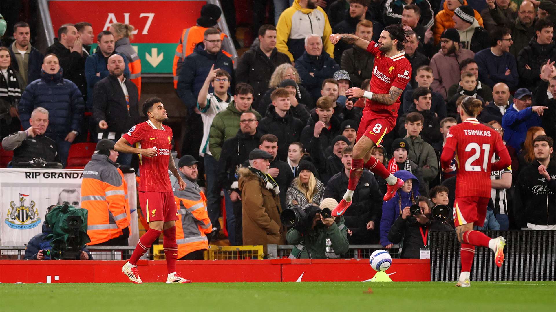 罗马诺：利物浦可能在今年夏天引进一名重要的中后卫.